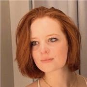 nounou, serveuse,dogsitter